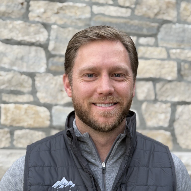 Dr. Alex  Moyes